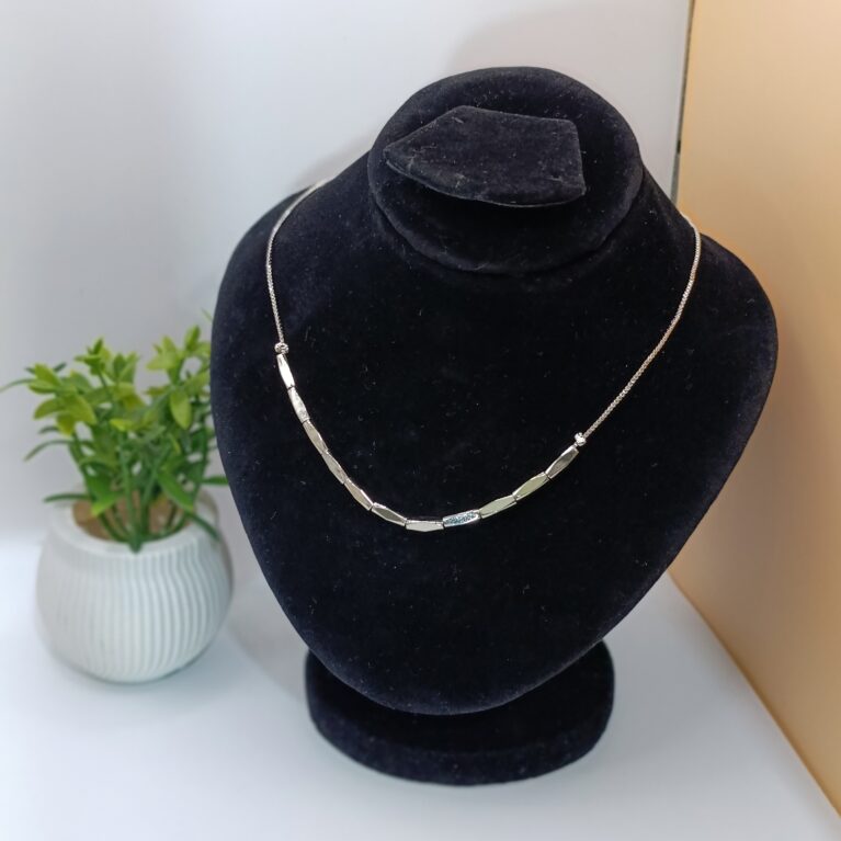 Silver Sleek Geometric Link Necklace